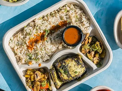 Compostable Dining Plates- 4 Compartments Organic Meal Trays